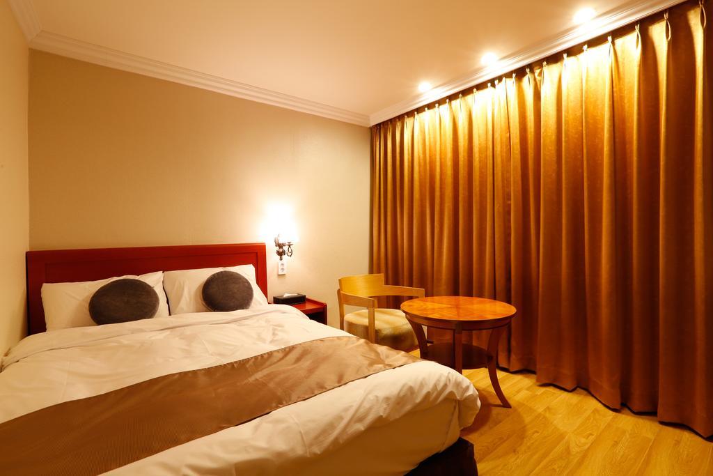 טאיאן Anmyeondo Plaza Hotel מראה חיצוני תמונה